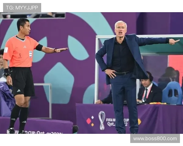 波罗怒砸替补席 向第四官员大发雷霆